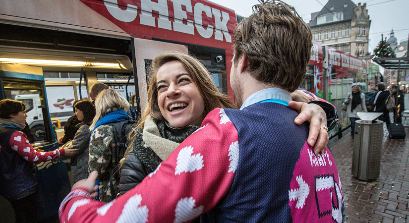 INCHECKEN MET ‘LIEFDE’ OP SPECIALE TREIN (LIJN 2) IN AMSTERDAM